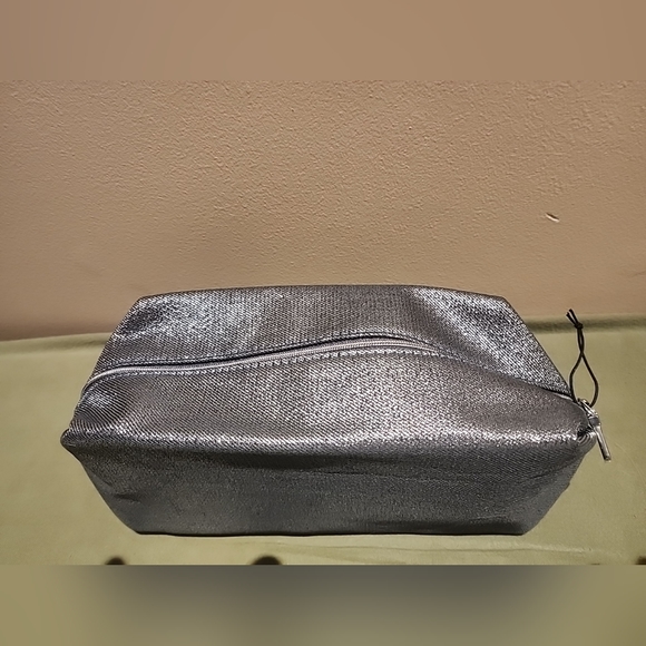 New Women's Coach Fragrance Metallic Silver Cosmetic Bag - Picture 3 of 4